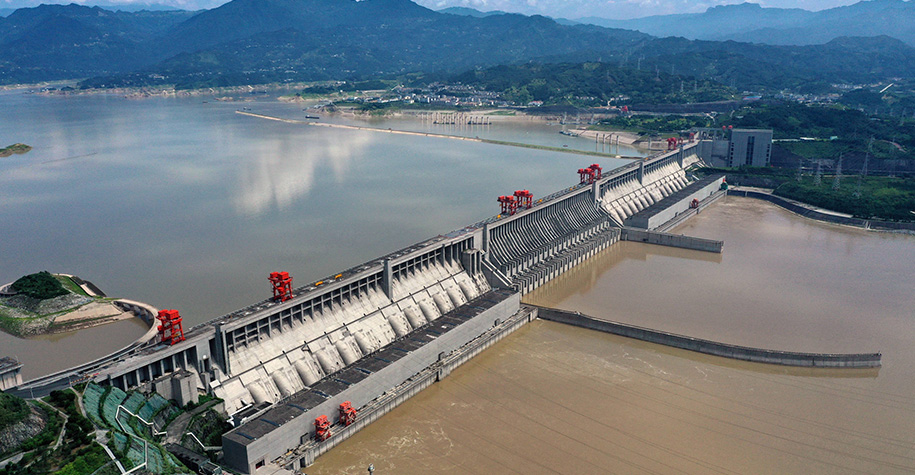 โครงสร้างเขื่อนไฟฟ้าพลังน้ำ-คอมเพล็กซ์สามโตรก